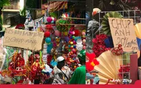 Tin nóng đầu ngày: Phố Hàng Mã lại thu phí chụp ảnh, cấm check-in