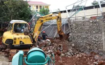 Sập bờ kè trụ sở Phòng Cảnh sát giao thông, 1 người tử vong