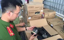 Phát hiện kho hàng 10 tấn nguyên liệu trà sữa "bẩn" ở Hà Nội