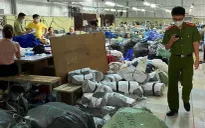 Triệt phá vụ sản xuất hàng chục ngàn áo phông giả các thương hiệu nổi tiếng