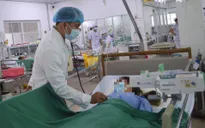 Tự lấy thuốc của mẹ uống khi bị đau lưng, một phụ nữ sốc phản vệ nguy kịch