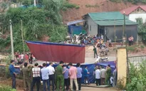 Sập cổng trường, 6 học sinh mầm non thương vong