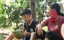 Mẹ nghèo không dám chữa bệnh cho mình, dành tiền chữa bệnh cho con