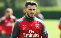 Arsenal xác nhận chia tay cầu thủ đầu tiên trong năm 2021