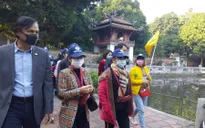 Hà Nội, TP Hồ Chí Minh chào đón những du khách đầu tiên năm 2021