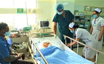 Nghi án cha bị tâm thần chém con trai 5 tuổi nguy kịch