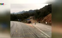 Hòa Bình: 30 hành khách trên ô tô mất phanh thoát nạn nhờ... đường cứu nạn
