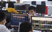 Nhà đầu tư đẩy mạnh chốt lời, thị trường chứng khoán điều chỉnh giảm