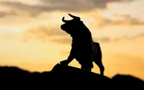 VN-Index vượt mốc 1.200 điểm