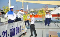 Đưa quà Xuân mọi miền quê hương ra Nhà giàn DK 1