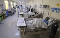 Hệ thống y tế Nhật Bản trước nguy cơ quá tải, không thể tiếp nhận điều trị các ca nhiễm mới