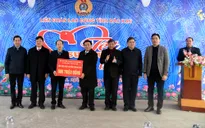 Tặng quà Tết sum vầy cho đoàn viên, người lao động khó khăn ở Bắc Kạn