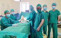 Thấy con bị đau mỏi chân lâu ngày, vào viện phát hiện bị hoại tử chỏm xương đùi