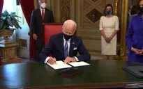 Tân Tổng thống Mỹ Joe Biden ký hàng loạt sắc lệnh hành pháp
