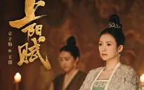 Chương Tử Di bị "bóc phốt" đi giày thể thao trong phim cổ trang