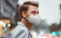 Đỉnh cao công nghệ: khẩu trang kèm máy lọc khí, đèn UV khử trùng