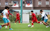 Giao hữu: ĐT nữ Việt Nam trút "cơn mưa bàn thắng" vào lưới cựu cầu thủ Hà Nội
