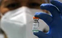 Quốc gia đầu tiên trong EU cấp phép cho vaccine của Trung Quốc