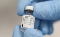 Việt Nam nhập khẩu 30 triệu liều vaccine COVID-19 từ Anh trong năm 2021