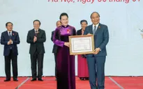Trao tặng Huân chương Đại đoàn kết dân tộc cho lãnh đạo Quốc hội