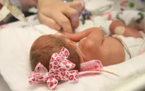 Phát hiện tế bào ung thư truyền từ mẹ sang con qua nước ối