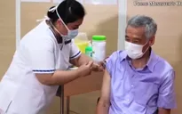 Thủ tướng Singapore tiêm vaccine COVID-19 làm gương