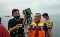 Xác máy bay Indonesia rơi đang nằm dưới mặt biển hơn 20m