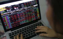 Nhóm chứng khoán, ngân hàng đỏ lửa, VN-Index giảm hơn 6 điểm