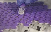 Các nước bắt đầu đặt mua vaccine COVID-19 cho năm sau