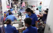 "Lớp học may màu xanh" hỗ trợ thanh niên mùa dịch