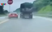 Ô tô gặp tai nạn do vượt ẩu