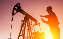 OPEC nâng nguồn cung dầu thô thêm hơn 200.000 thùng/ngày
