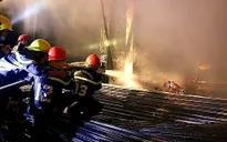 Kịp thời khống chế vụ cháy gara ô tô trong khu dân cư
