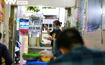 Người Hà Nội hồ hởi trở lại với thói quen cũ