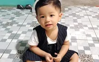 Bé trai 2 tuổi ở Bình Dương mất tích bí ẩn khi chơi trước sân nhà
