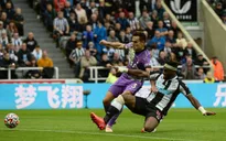 Vòng 8 Ngoại hạng Anh | Newcastle thua ngược Tottenham trong trận đấu ra mắt ông chủ mới