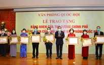 Biểu dương các cá nhân, tập thể có thành tích trong công tác bầu cử