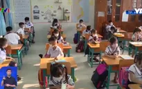 Nhiều cảm xúc ngày đầu học sinh đi học lại tại TP Hồ Chí Minh
