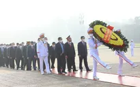 Lãnh đạo Đảng, Nhà nước và các đại biểu Quốc hội vào Lăng viếng Chủ tịch Hồ Chí Minh