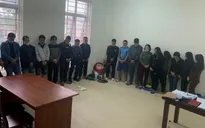 Triệt phá sới bạc trên đồi keo, bắt giữ 19 đối tượng