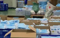 Đề xuất tạm ngừng kinh doanh tạm nhập, tái xuất khẩu trang, găng tay y tế