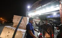 Tiểu thương vui mừng khi chợ Long Biên mở cửa trở lại