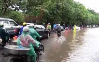 Hà Nội vẫn úng ngập do hệ thống thoát nước chưa hoàn chỉnh