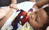 Hành trình ly kỳ của cậu bé mắc ung thư máu may mắn được cứu chữa