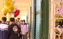 Tiêm vaccine COVID-19 cho học sinh - "Chìa khóa" cho trường học an toàn