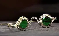 Đấu giá hai cặp kính đá quý trị giá 3,5 triệu USD mỗi cặp