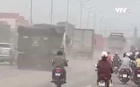 Đồng Nai: Xe ben hoành hành trên quốc lộ gây bụi mù mịt