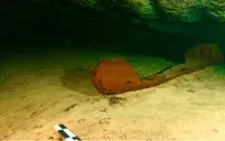 Phát hiện xuồng gỗ hơn 1.000 năm tuổi của người Maya trong hồ nước ngọt Mexico