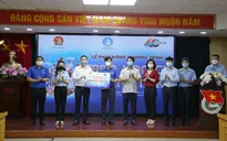 Trao tặng 8.000 bộ dụng cụ học tập cho học sinh, sinh viên bị ảnh hưởng bởi COVID-19