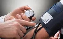 Huyết áp cao ở người trưởng thành có liên quan đến kích thước não nhỏ hơn và chứng sa sút trí tuệ